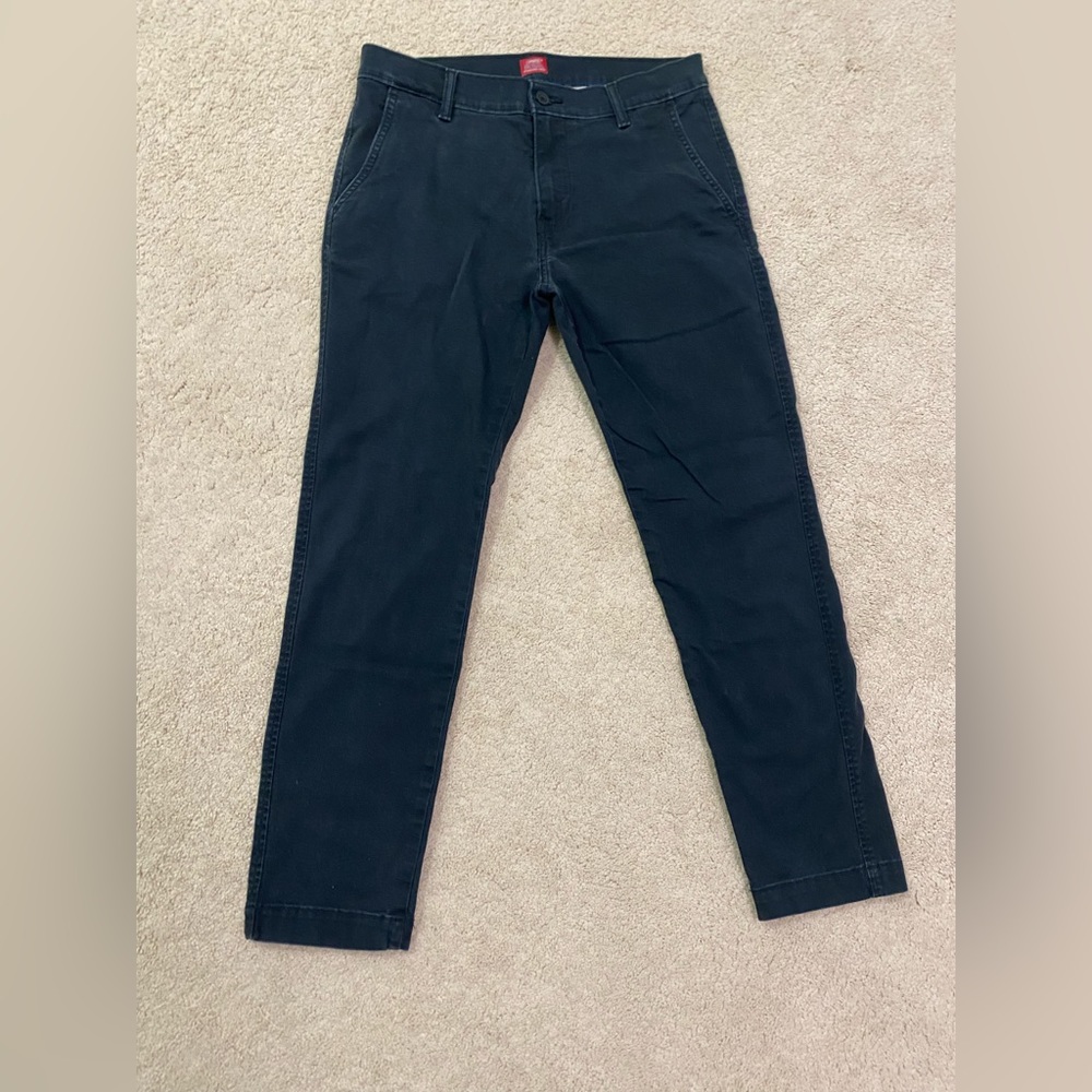 Levi standard taper pants